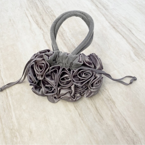 Gray Roses Bag Valentine's Day Drawstring Clutch Velour - Picture 7 of 9